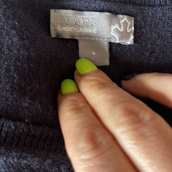 SM285 Sears classic v neck sweater - Picture 7 of 8